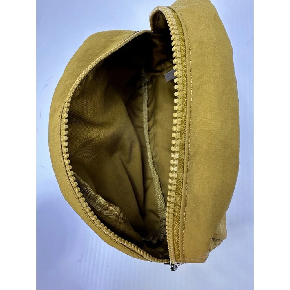 Lululemon Go Getter Pouch 4L Mustard Cosmetic Bag Accessory Clutch Zip Close